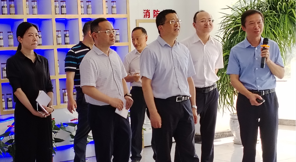 四川證監(jiān)局黨委書(shū)記、局長(zhǎng)唐理斌一行來(lái)公司調(diào)研